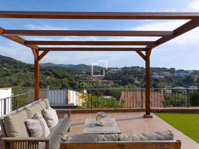 3 Zimmer Villa zu verkaufen in Sant Pol de Mar mit Pool Garage - 750.000 € (Ref: 9801441)