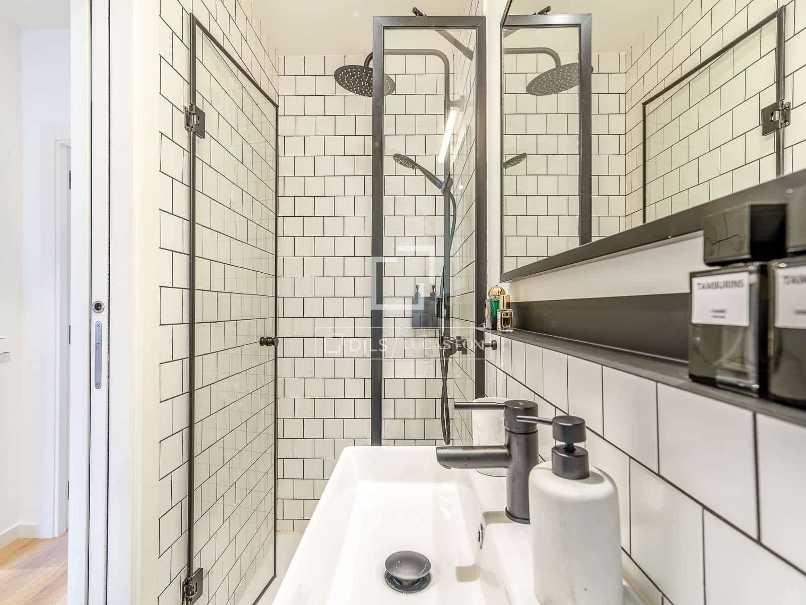 3 slaapkamer Appartement te koop in Barcelona stad - € 815.000 (Ref: 9802933)