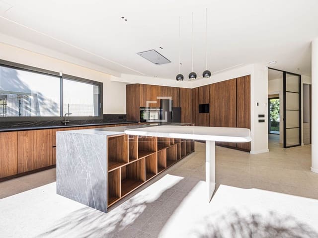 5 sypialnia Willa na sprzedaż w Castelldefels z basenem garażem - 3 800 000 € (Ref: 9802934)