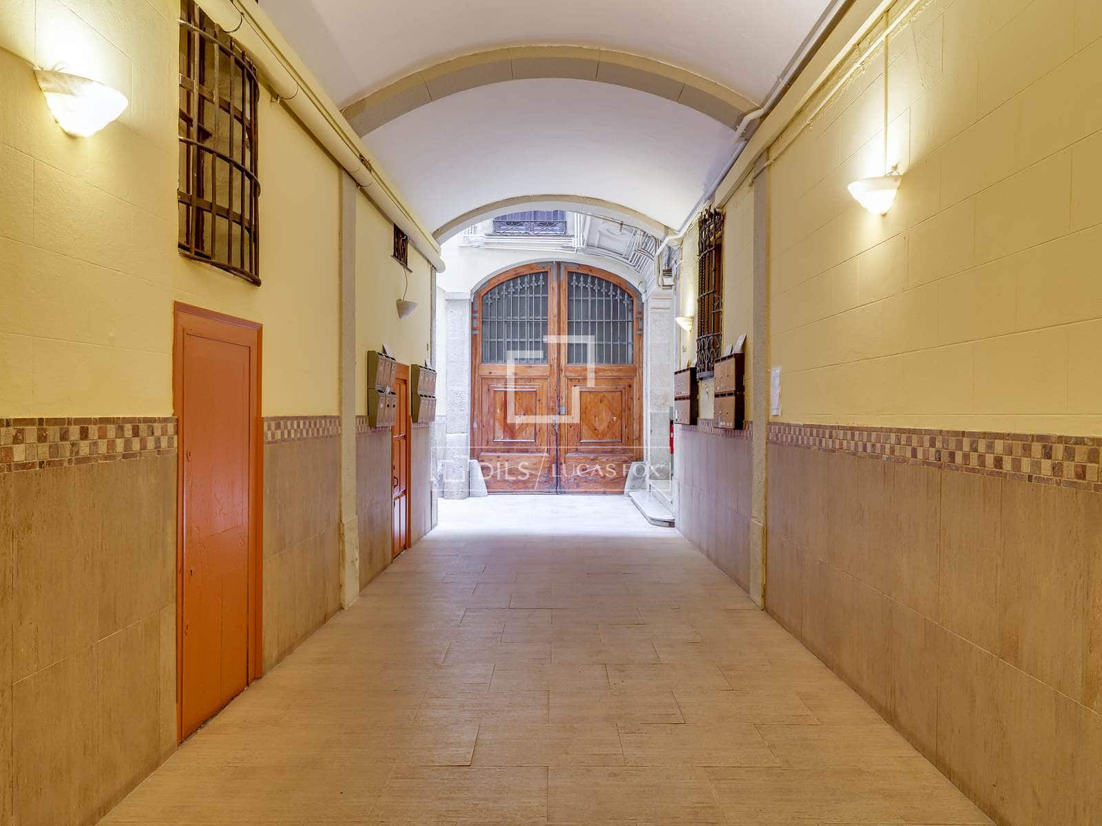 3 bedroom Apartment for sale in Barcelona city - € 895,000 (Ref: 9802941)