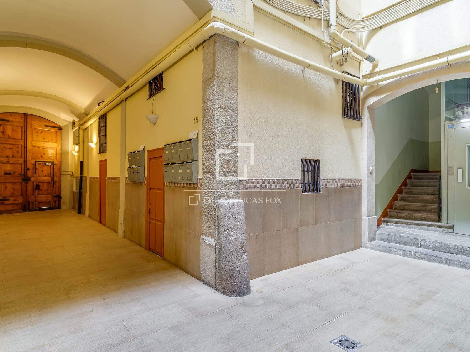 3 bedroom Apartment for sale in Barcelona city - € 895,000 (Ref: 9802941)