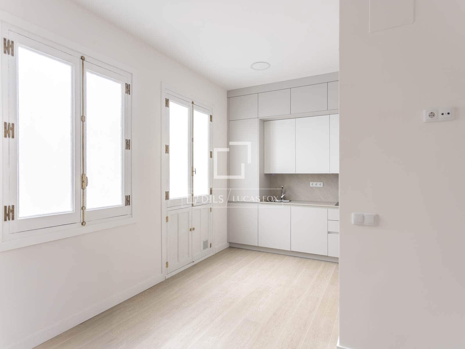 4 makuuhuone Huoneisto vuokrattavana paikassa Valencia kaupunki - 3 400 € (Ref: 9802948)