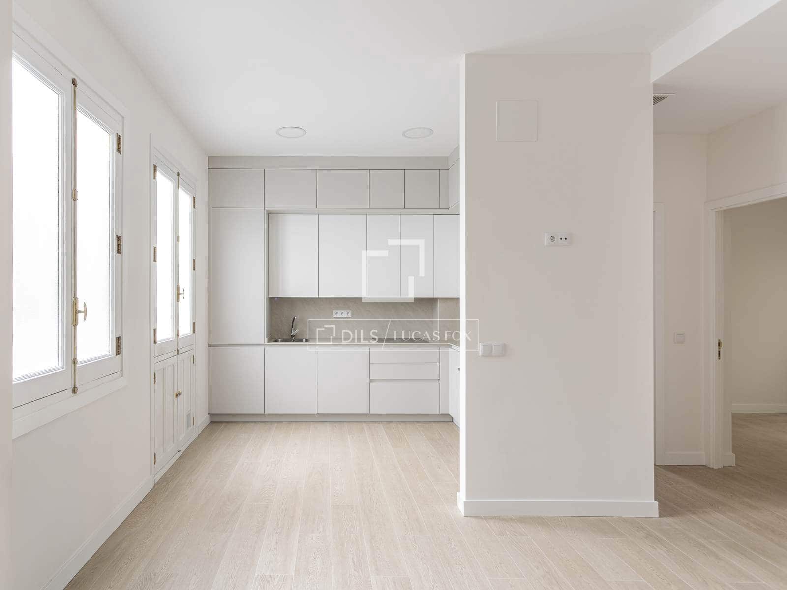 4 makuuhuone Huoneisto vuokrattavana paikassa Valencia kaupunki - 3 400 € (Ref: 9802948)