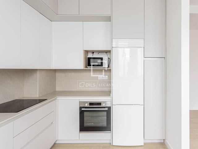 4 makuuhuone Huoneisto vuokrattavana paikassa Valencia kaupunki - 3 400 € (Ref: 9802948)