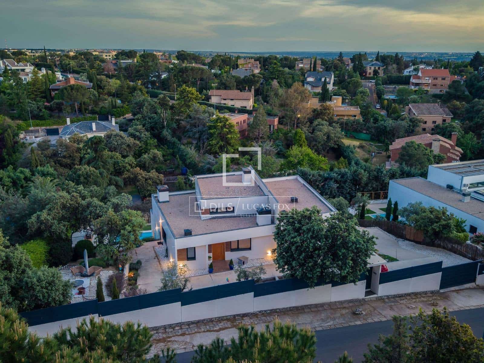 5 bedroom Villa for sale in Las Rozas de Madrid with pool garage - € 2,550,000 (Ref: 9803719)