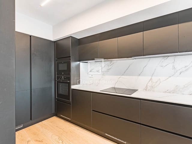 3 soveværelse Lejlighed til salg i Barcelona by - € 950.000 (Ref: 9803722)