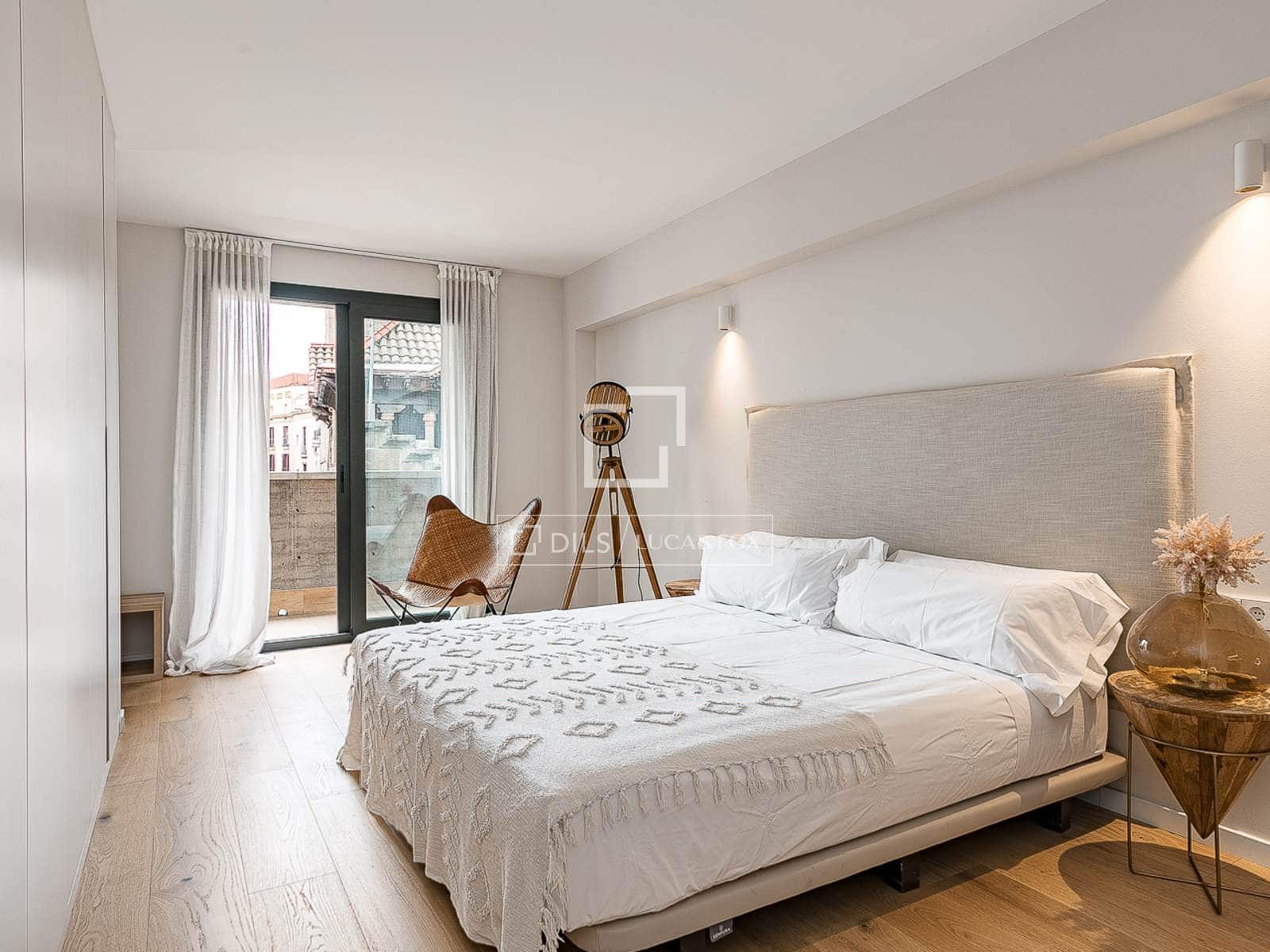 3 soveværelse Lejlighed til salg i Barcelona by - € 950.000 (Ref: 9803722)