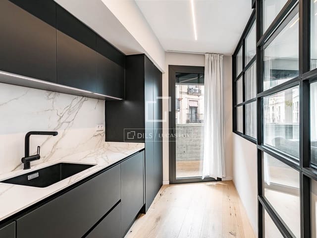 3 soveværelse Lejlighed til salg i Barcelona by - € 950.000 (Ref: 9803722)