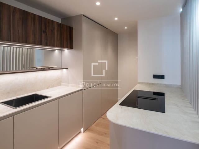 3 sypialnia Apartament na sprzedaż w Miasto Barcelona - 950 000 € (Ref: 9803723)