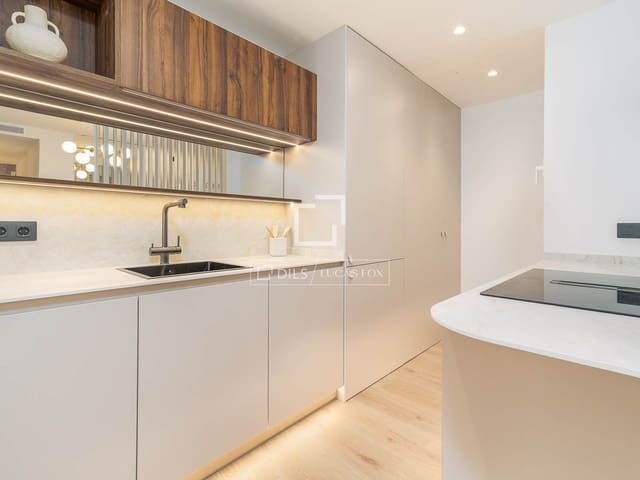 3 sypialnia Apartament na sprzedaż w Miasto Barcelona - 950 000 € (Ref: 9803723)