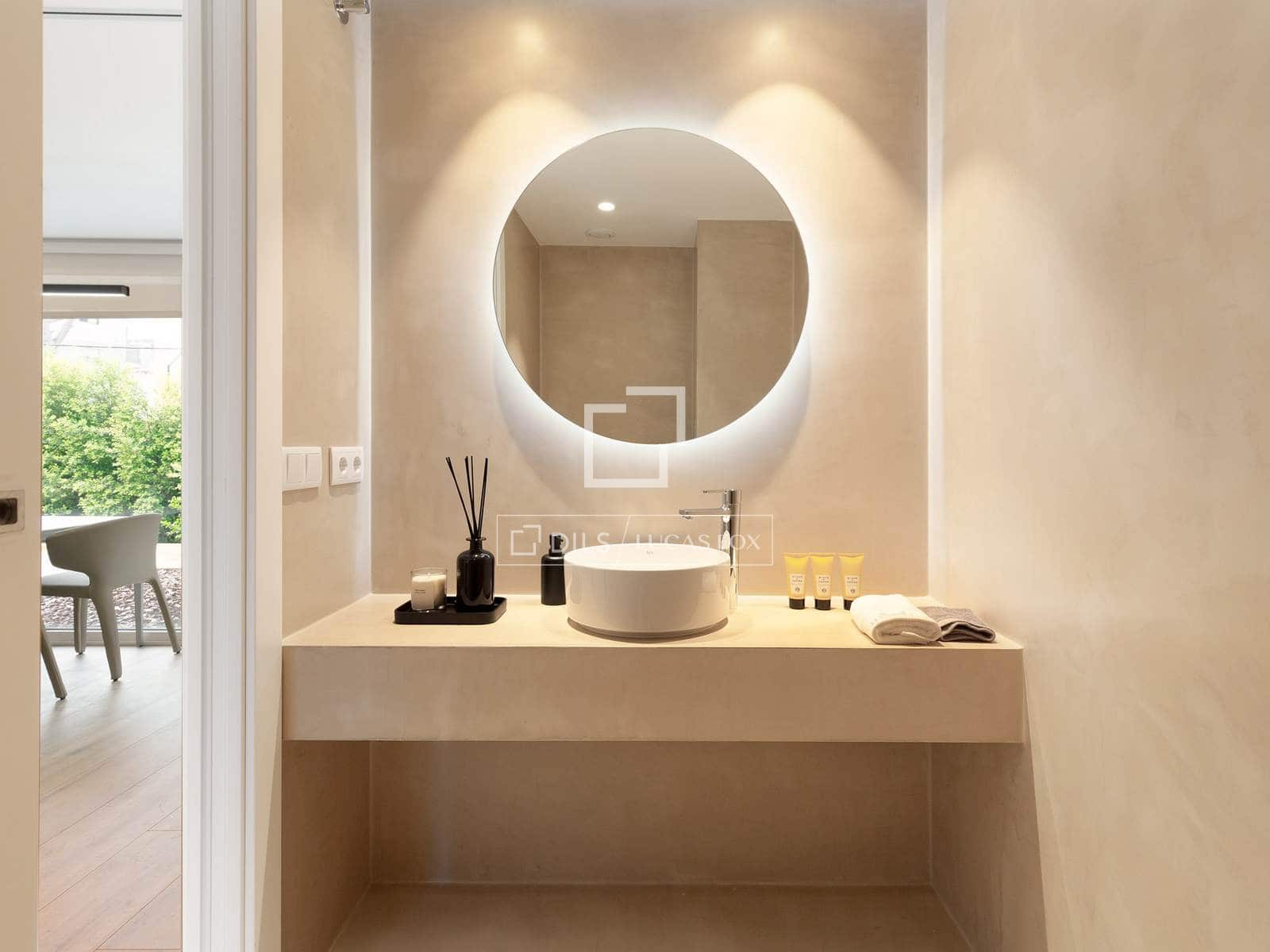 6 soveværelse Villa til leje i Gava med swimmingpool garage - € 6.200 (Ref: 9803724)