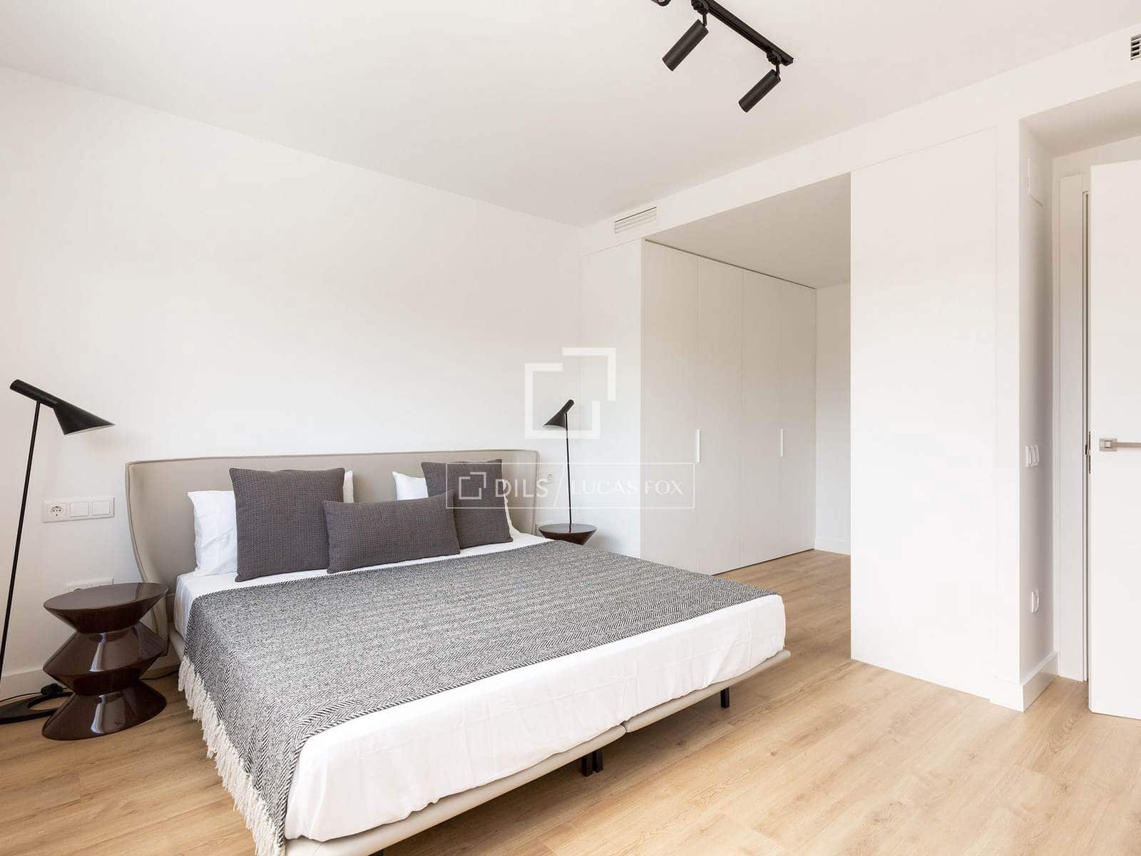 6 soveværelse Villa til leje i Gava med swimmingpool garage - € 6.200 (Ref: 9803724)