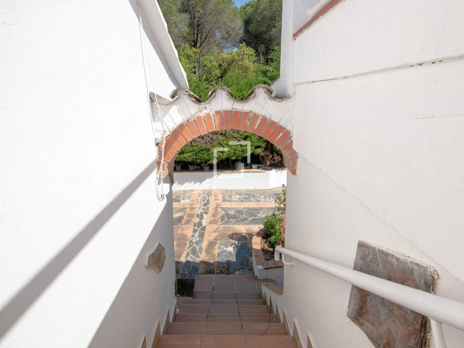 Chalet de 6 habitaciones en Sant Feliu de Guíxols en venta con piscina garaje - 850.000 € (Ref: 9803727)