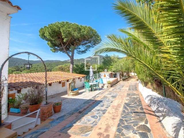 Chalet de 6 habitaciones en Sant Feliu de Guíxols en venta con piscina garaje - 850.000 € (Ref: 9803727)