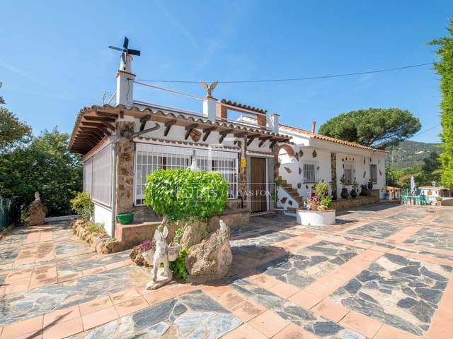 Chalet de 6 habitaciones en Sant Feliu de Guíxols en venta con piscina garaje - 850.000 € (Ref: 9803727)