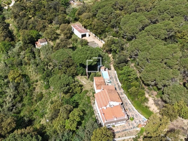 Chalet de 6 habitaciones en Sant Feliu de Guíxols en venta con piscina garaje - 850.000 € (Ref: 9803727)