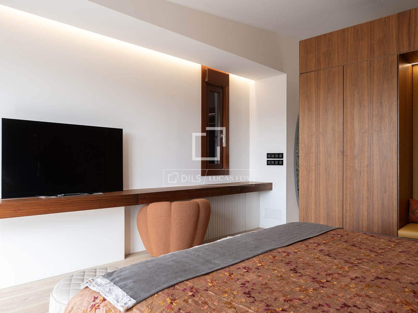 3 slaapkamer Villa te koop in Mos met zwembad garage - € 690.000 (Ref: 9803794)