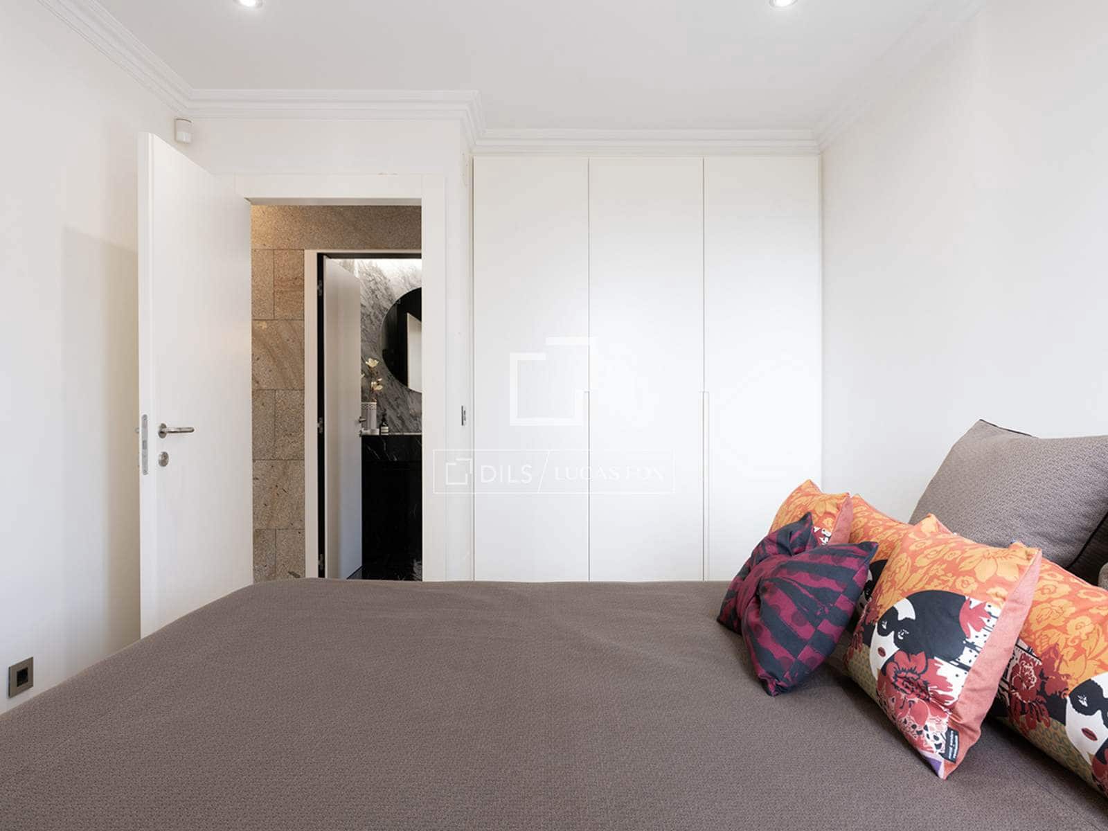 3 slaapkamer Villa te koop in Mos met zwembad garage - € 690.000 (Ref: 9803794)