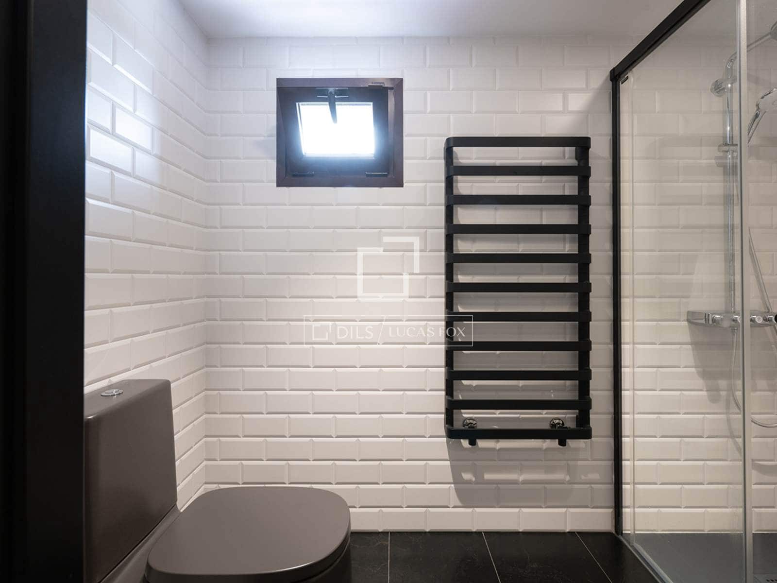 3 slaapkamer Villa te koop in Mos met zwembad garage - € 690.000 (Ref: 9803794)