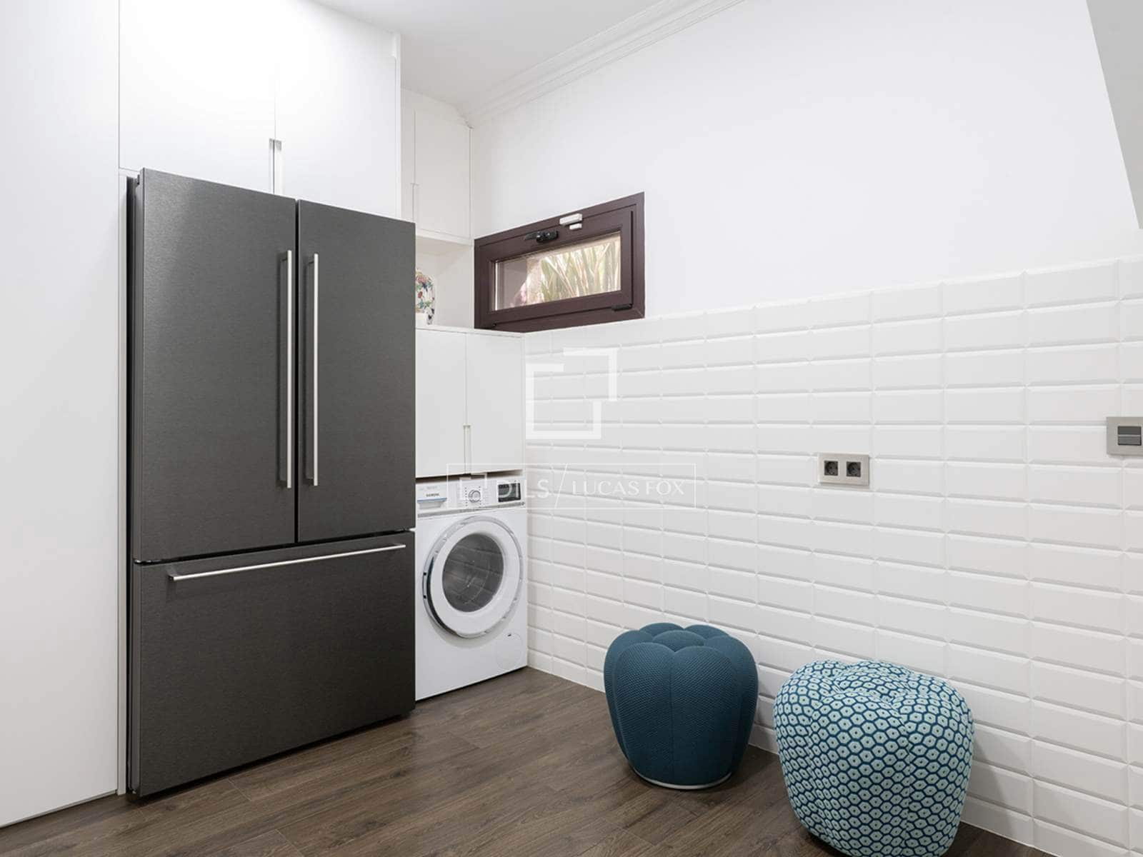 3 slaapkamer Villa te koop in Mos met zwembad garage - € 690.000 (Ref: 9803794)