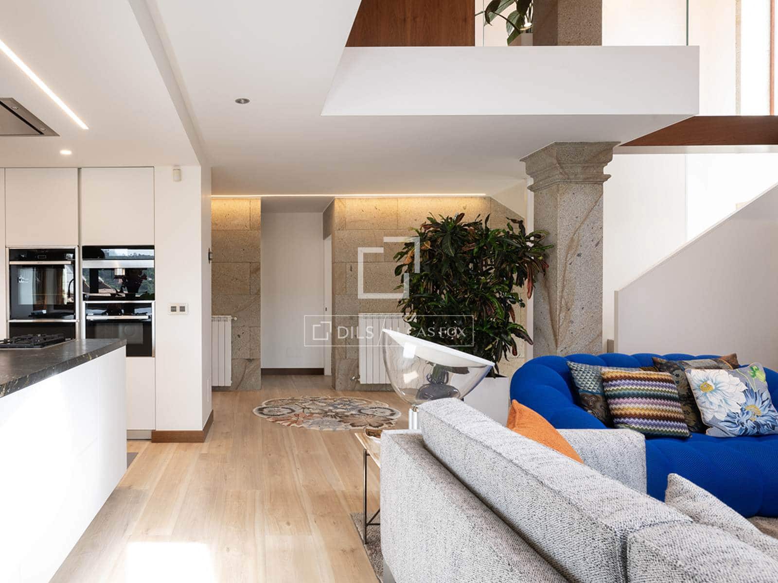 3 slaapkamer Villa te koop in Mos met zwembad garage - € 690.000 (Ref: 9803794)