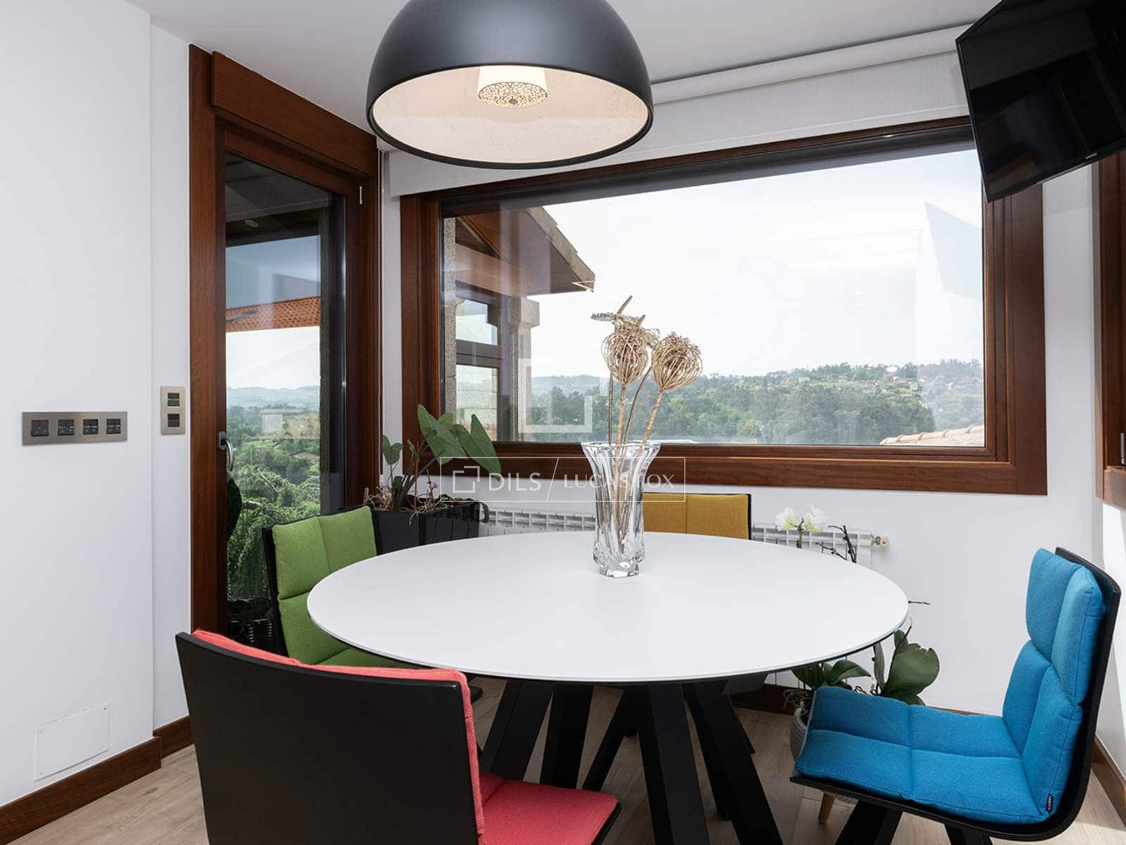 3 slaapkamer Villa te koop in Mos met zwembad garage - € 690.000 (Ref: 9803794)