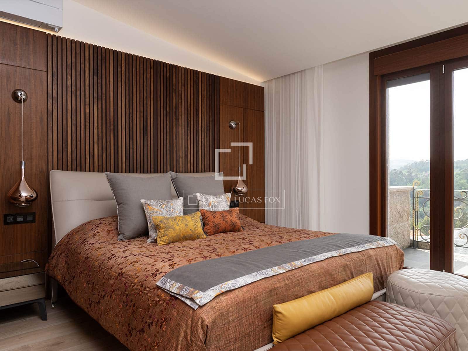 3 slaapkamer Villa te koop in Mos met zwembad garage - € 690.000 (Ref: 9803794)