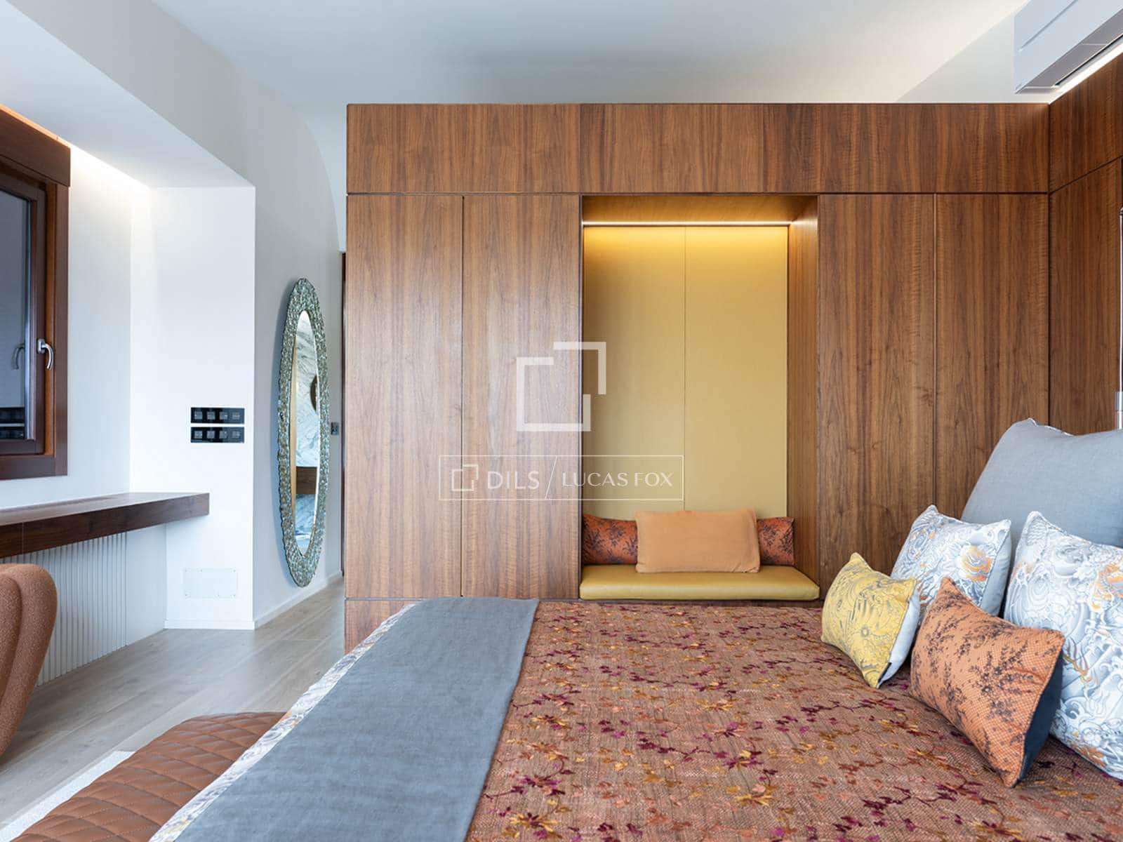 3 slaapkamer Villa te koop in Mos met zwembad garage - € 690.000 (Ref: 9803794)