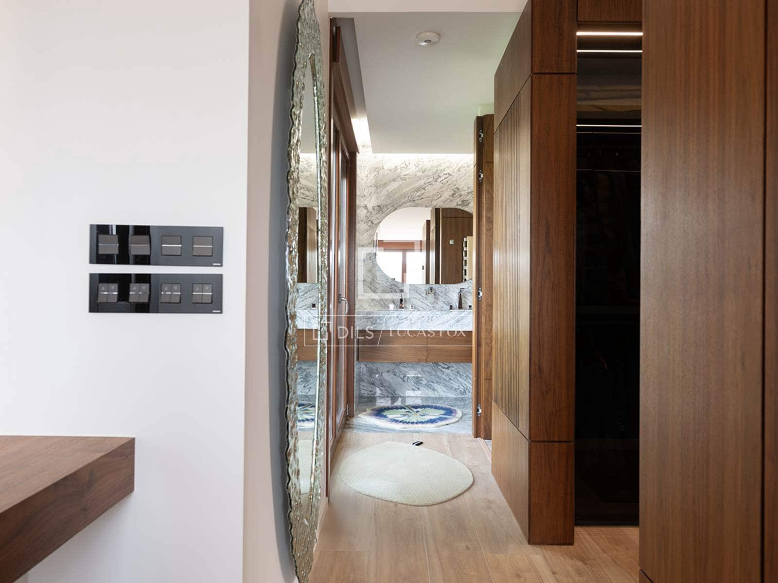 3 slaapkamer Villa te koop in Mos met zwembad garage - € 690.000 (Ref: 9803794)