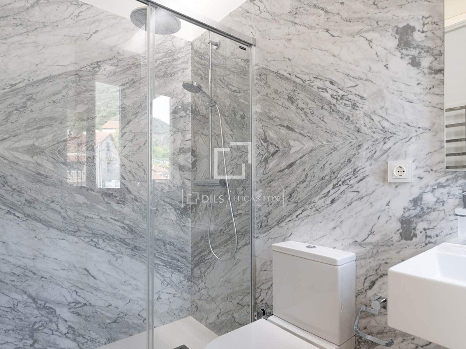 3 slaapkamer Villa te koop in Mos met zwembad garage - € 690.000 (Ref: 9803794)