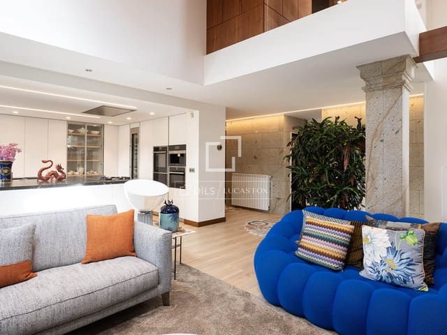 3 slaapkamer Villa te koop in Mos met zwembad garage - € 690.000 (Ref: 9803794)