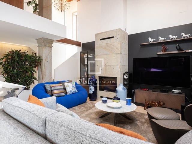 3 slaapkamer Villa te koop in Mos met zwembad garage - € 690.000 (Ref: 9803794)