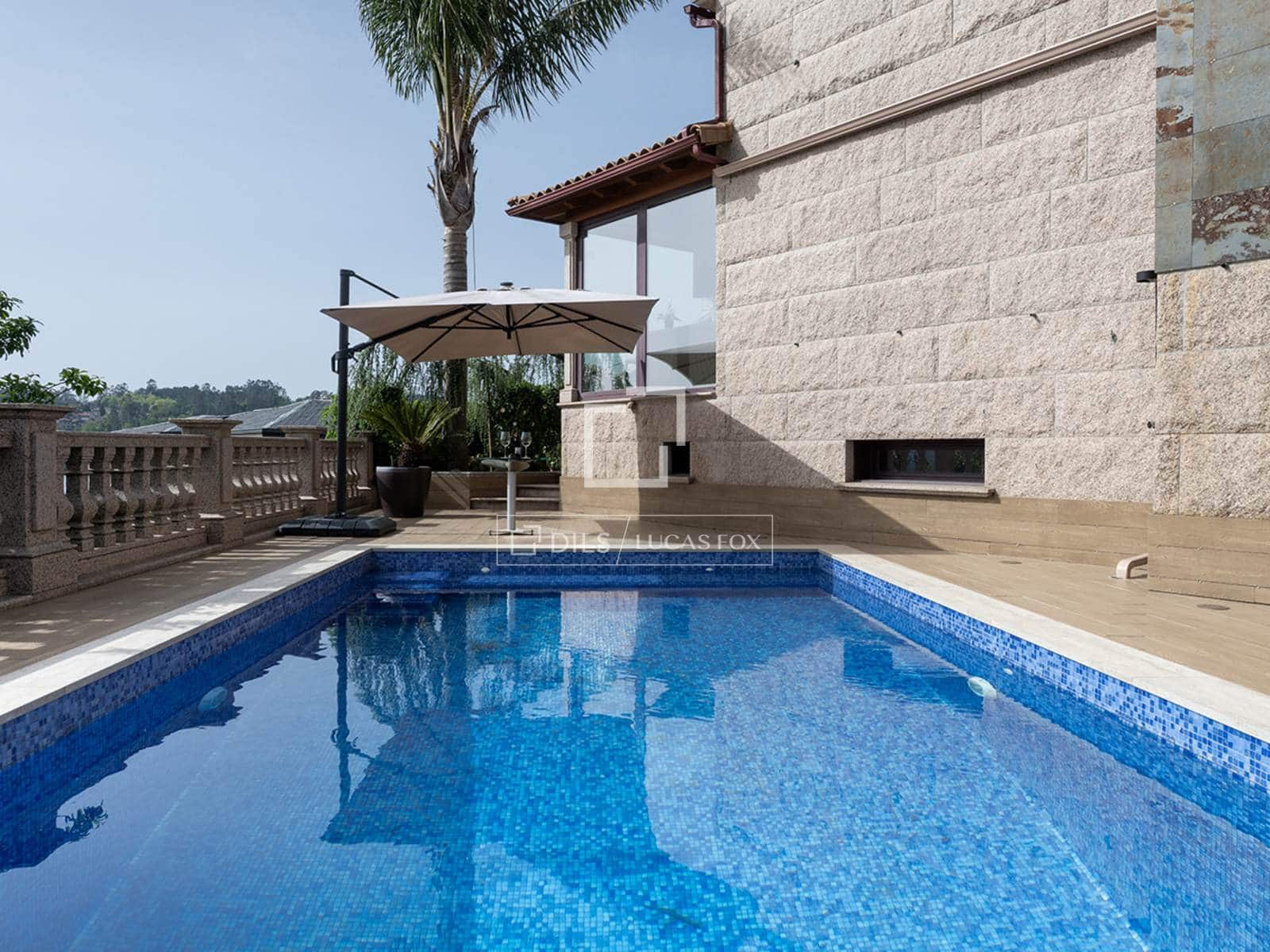 3 slaapkamer Villa te koop in Mos met zwembad garage - € 690.000 (Ref: 9803794)