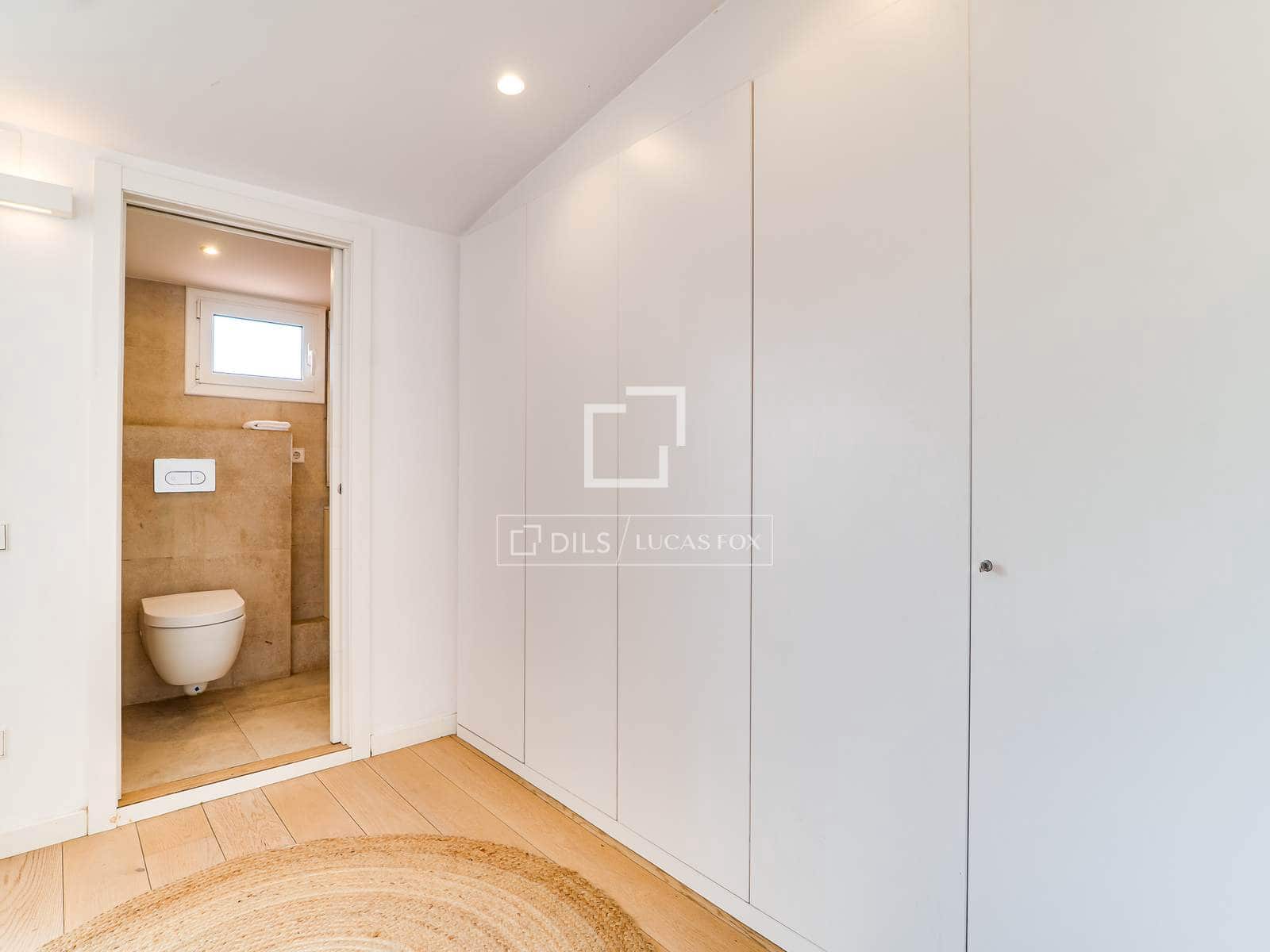 3 bedroom Penthouse for sale in Barcelona city - € 815,000 (Ref: 9804809)