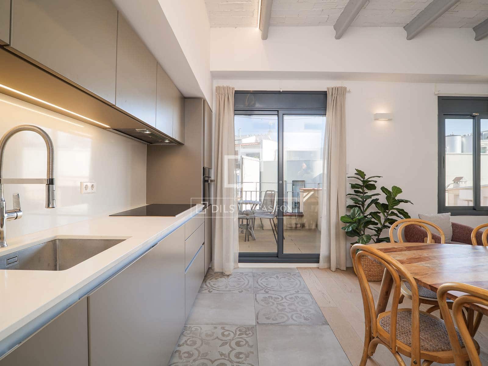 3 bedroom Penthouse for sale in Barcelona city - € 815,000 (Ref: 9804809)