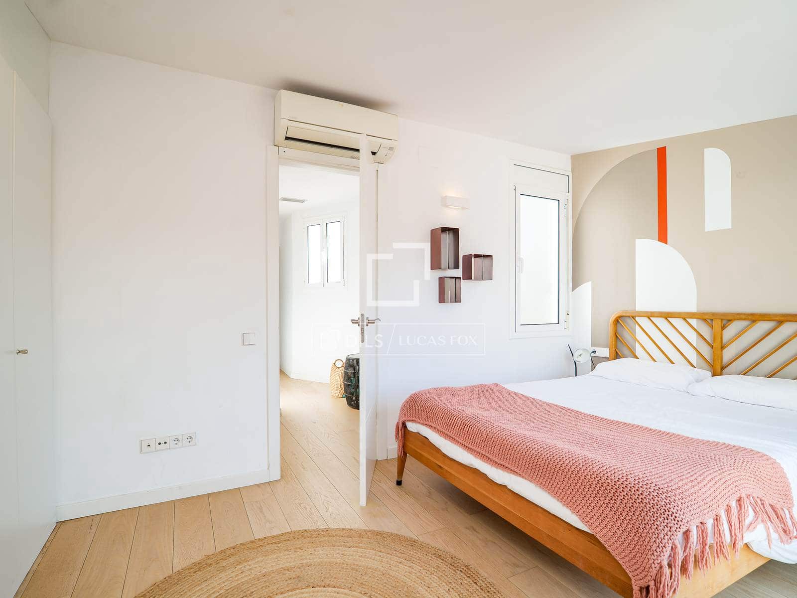 3 bedroom Penthouse for sale in Barcelona city - € 815,000 (Ref: 9804809)