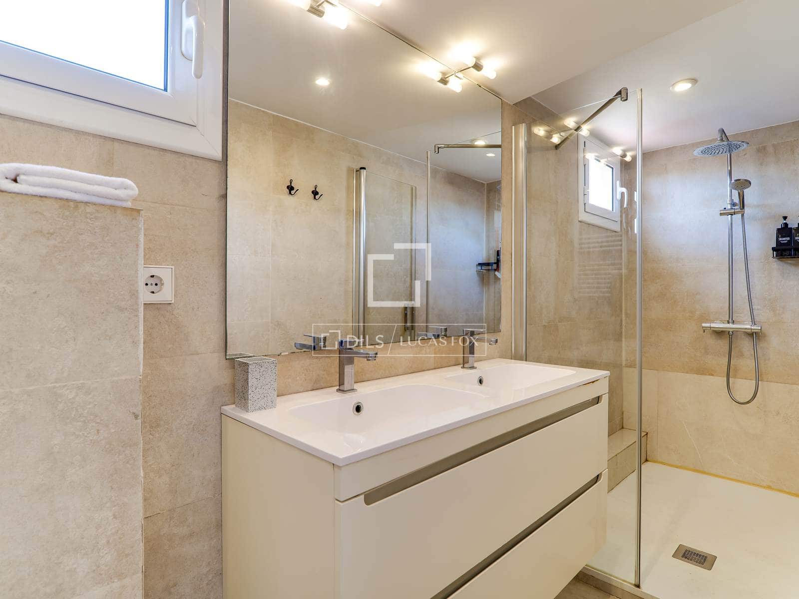 3 bedroom Penthouse for sale in Barcelona city - € 815,000 (Ref: 9804809)