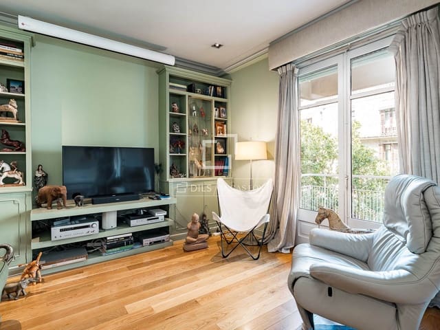 4 slaapkamer Appartement te koop in Barcelona stad - € 925.000 (Ref: 9804970)