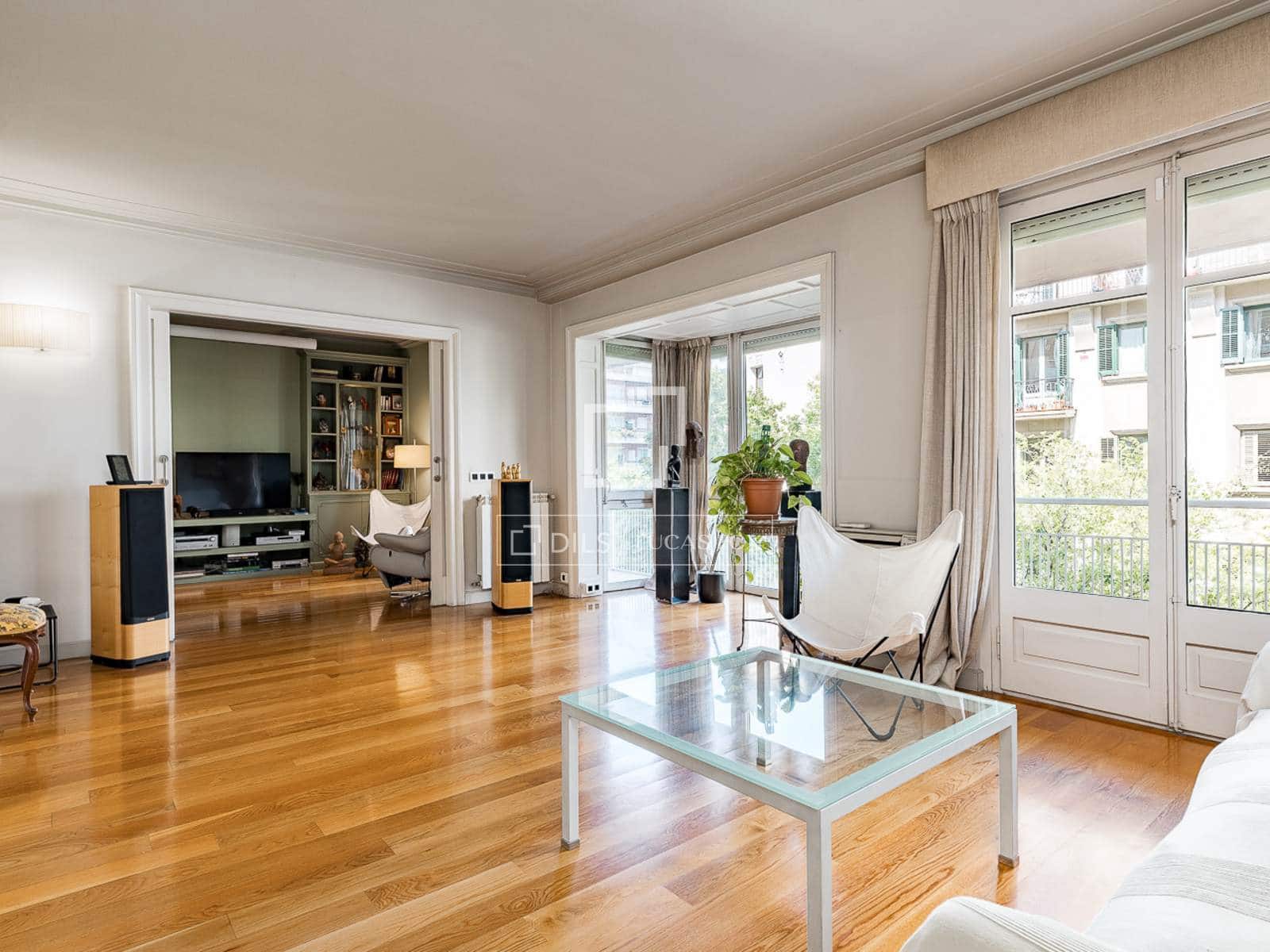 4 slaapkamer Appartement te koop in Barcelona stad - € 925.000 (Ref: 9804970)
