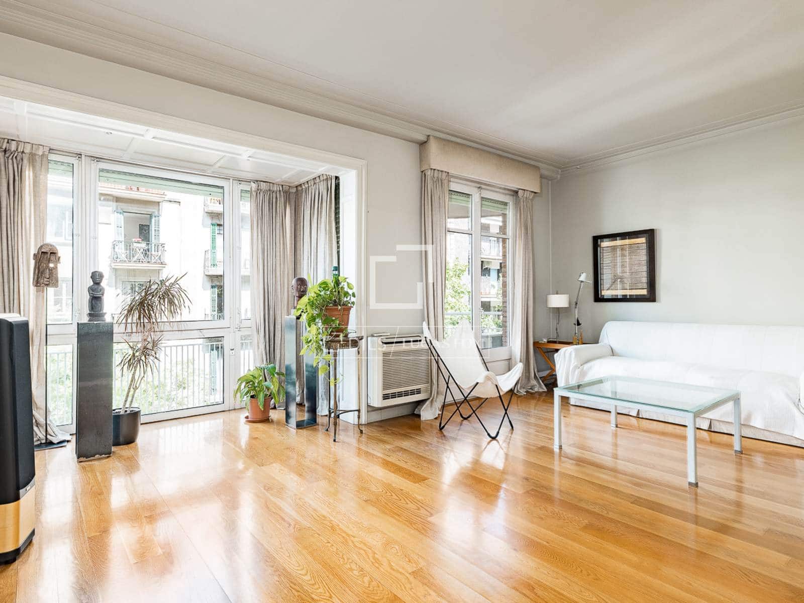 4 slaapkamer Appartement te koop in Barcelona stad - € 925.000 (Ref: 9804970)