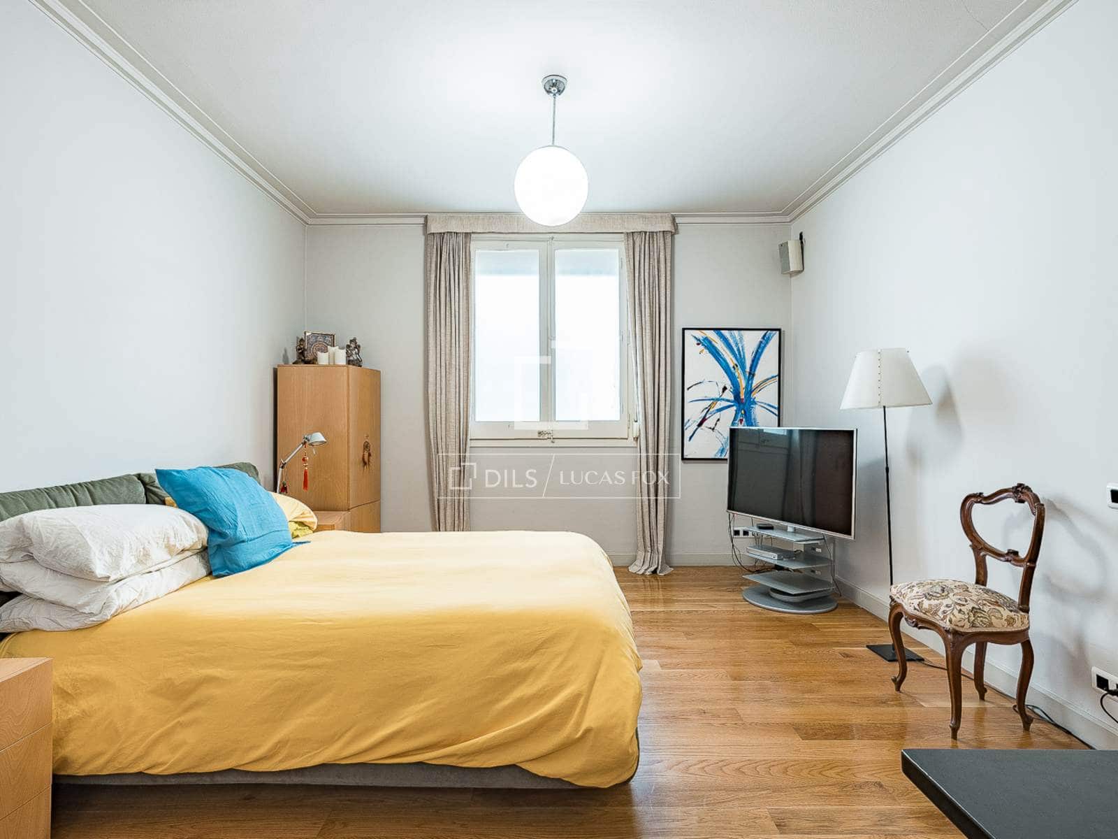 4 slaapkamer Appartement te koop in Barcelona stad - € 925.000 (Ref: 9804970)