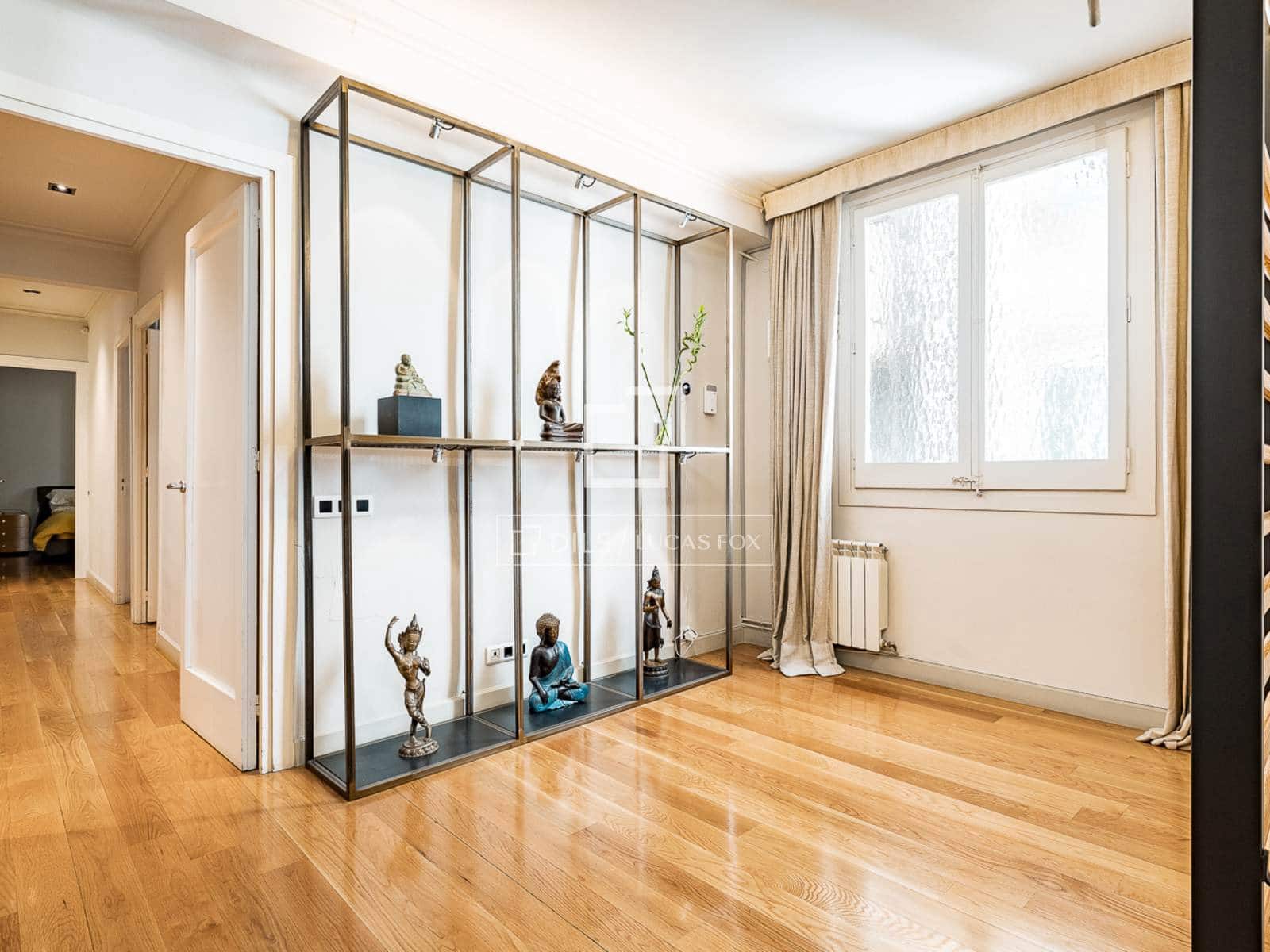 4 slaapkamer Appartement te koop in Barcelona stad - € 925.000 (Ref: 9804970)