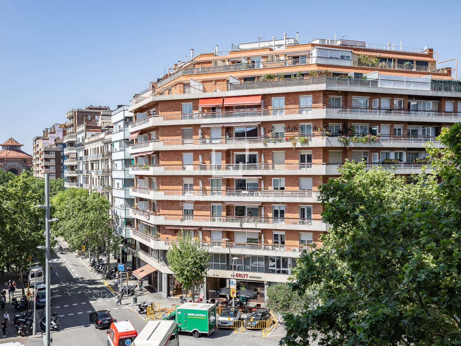 4 slaapkamer Appartement te koop in Barcelona stad - € 925.000 (Ref: 9804970)