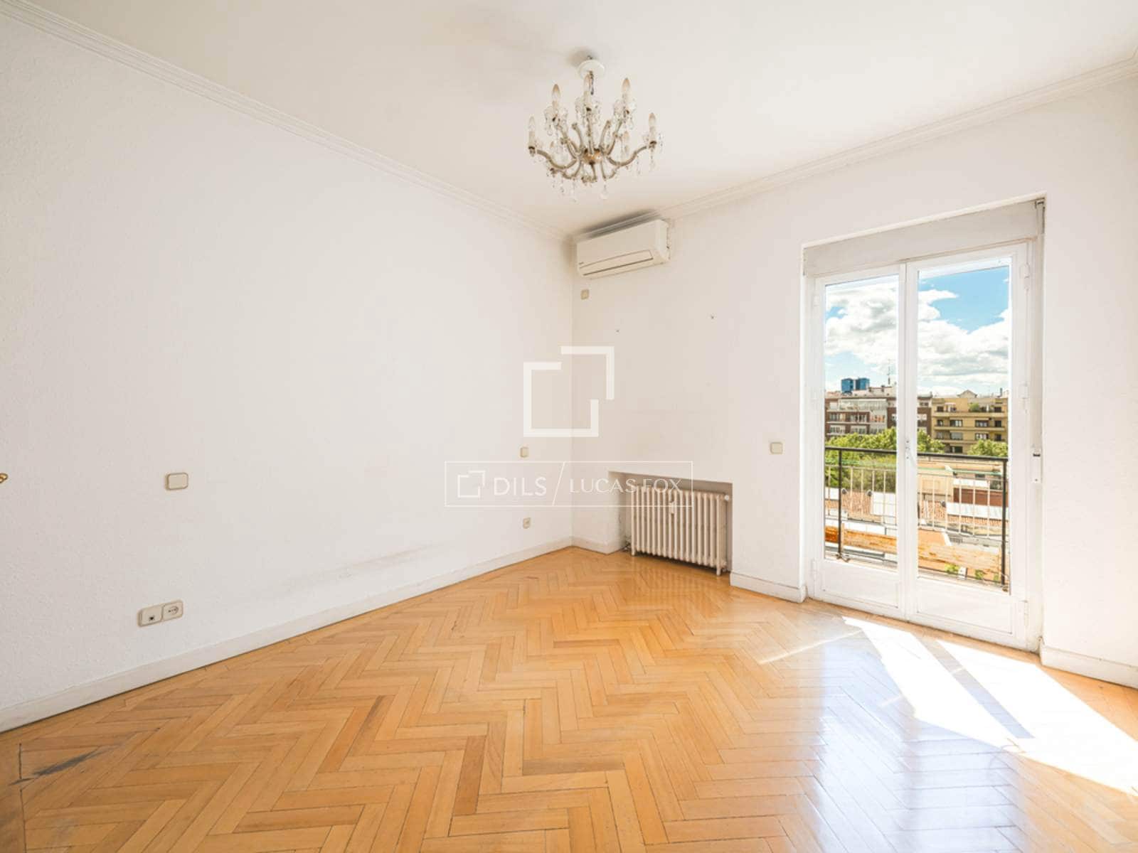 2 Zimmer Penthouse zu verkaufen in Madrid Stadt - 898.000 € (Ref: 9804972)