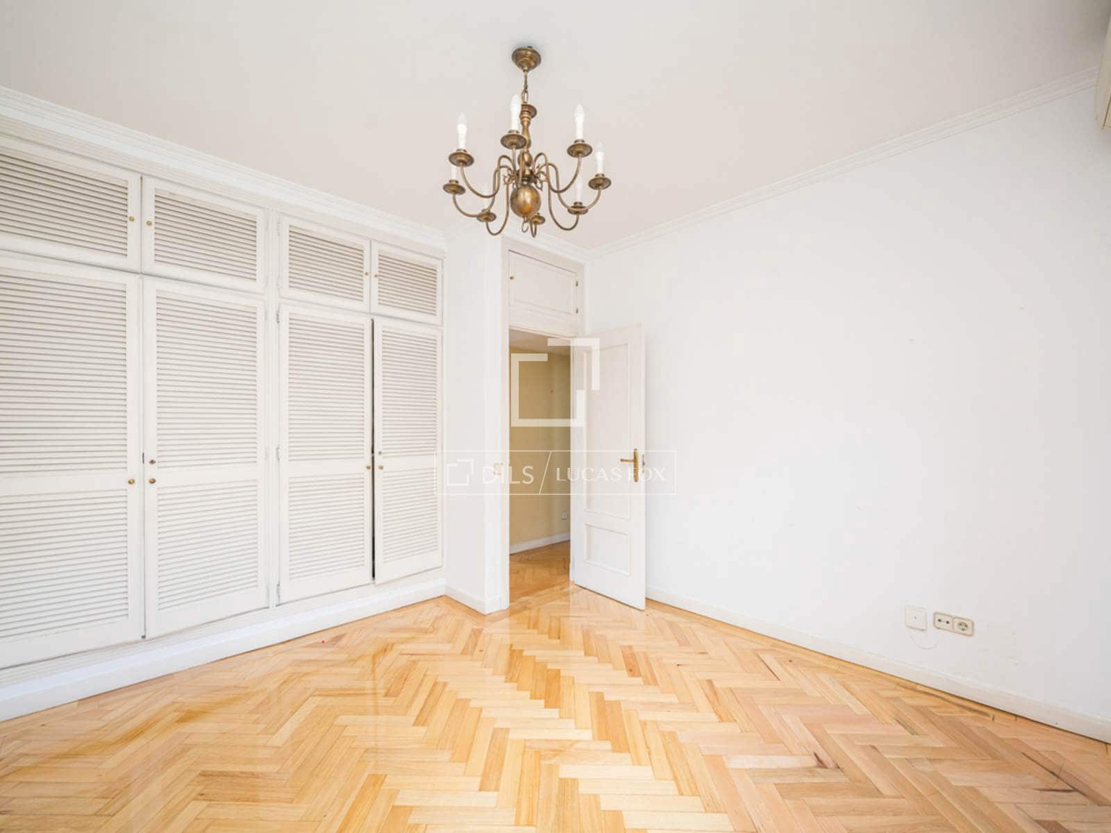 2 Zimmer Penthouse zu verkaufen in Madrid Stadt - 898.000 € (Ref: 9804972)