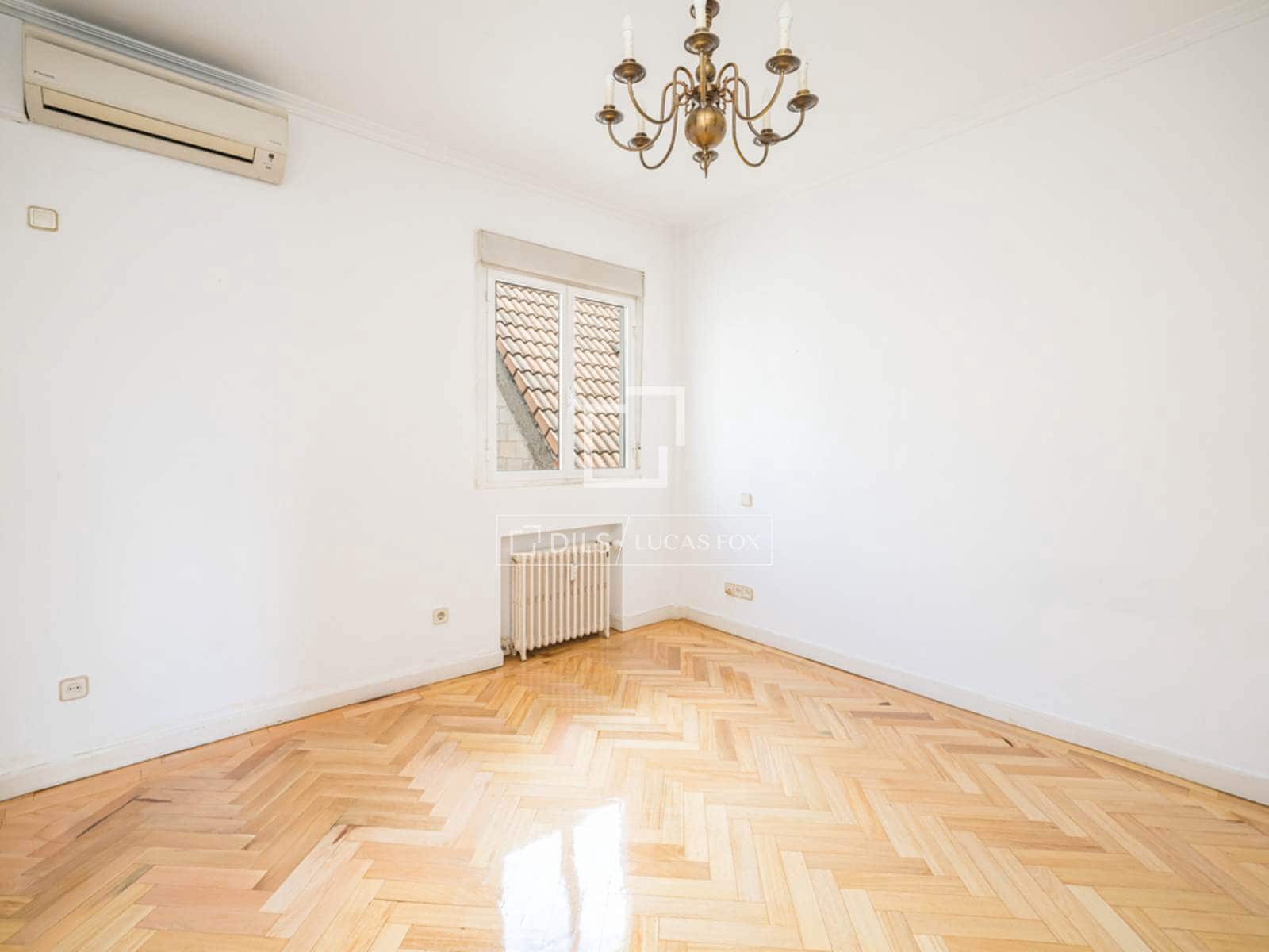 2 Zimmer Penthouse zu verkaufen in Madrid Stadt - 898.000 € (Ref: 9804972)