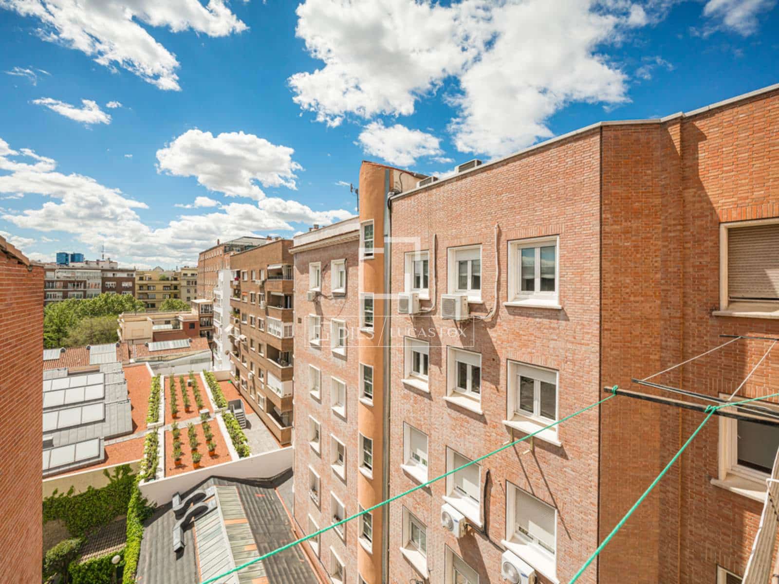 2 Zimmer Penthouse zu verkaufen in Madrid Stadt - 898.000 € (Ref: 9804972)