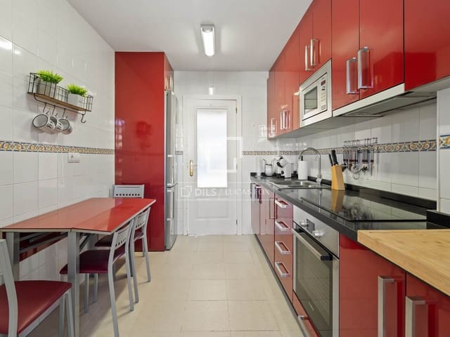 3 chambre Appartement à vendre à Estepona avec piscine garage - 670 000 € (Ref: 9805386)