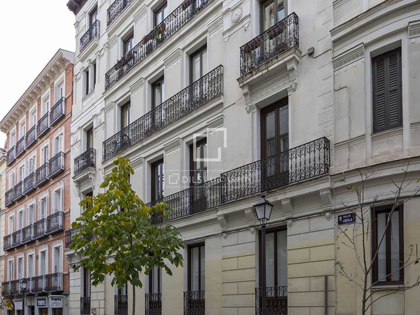 2 soveværelse Lejlighed til salg i Madrid by med garage - € 980.000 (Ref: 9805390)