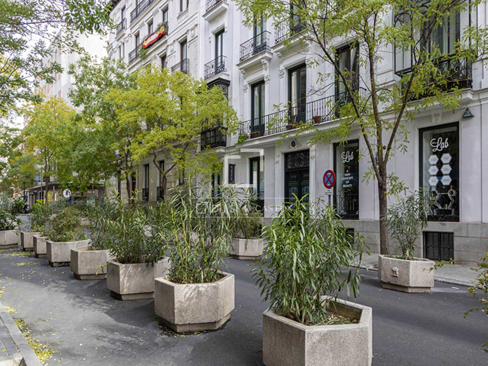 2 soveværelse Lejlighed til salg i Madrid by med garage - € 980.000 (Ref: 9805390)